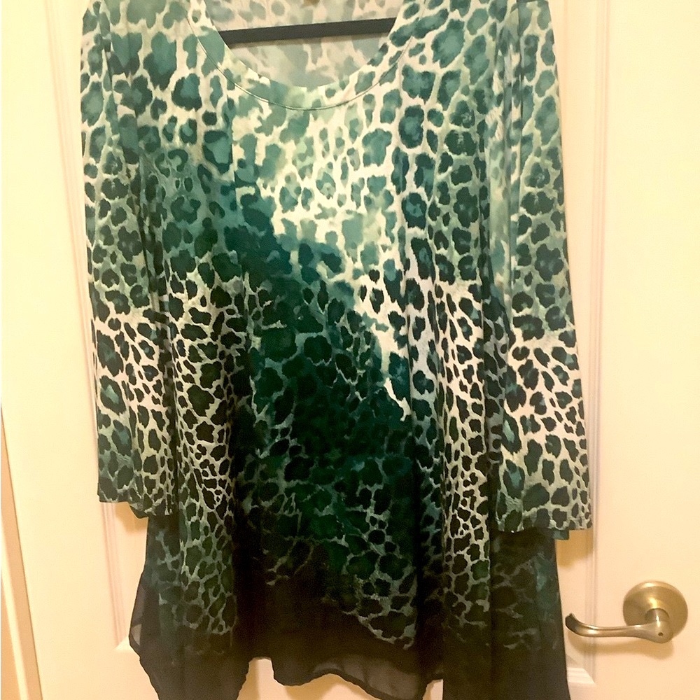 EST 1946 Top green leopard print size 18/20 asymmetrical sheer bottom pl… - Picture 4 of 7